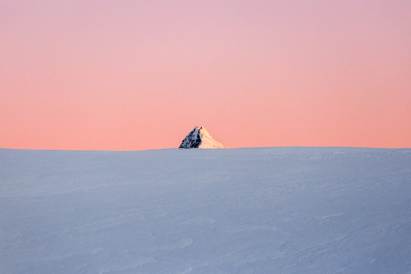 Mt Aspiring photographed by Mark Clinton