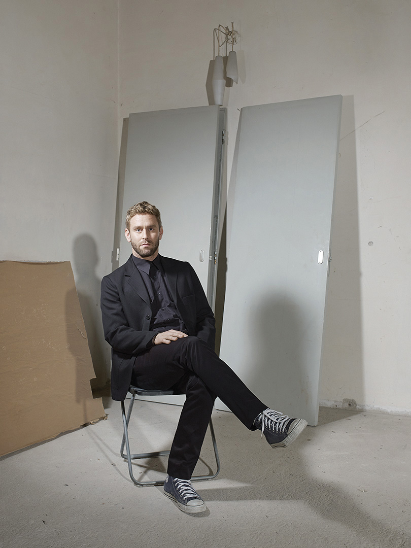 Tim Den Besten photographed by Jouk Oosterhof for de Volkskrant